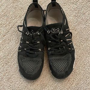 Black NFINITY flyte cheer shoes